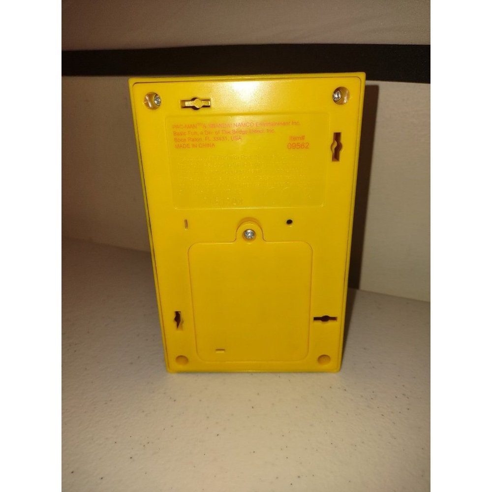 Pac-Man Mini Arcade Game - Picture 4 of 5